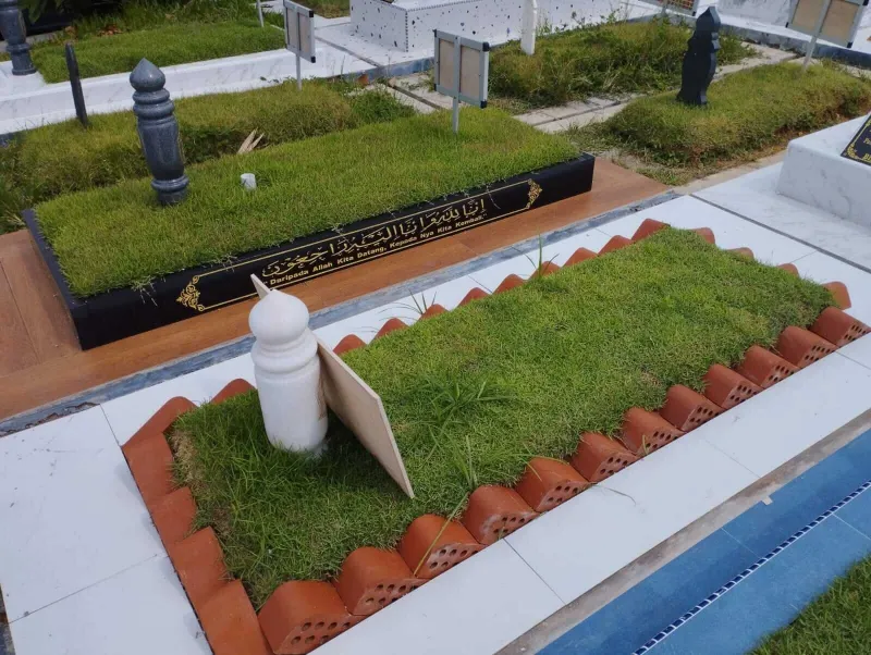 Grave-3